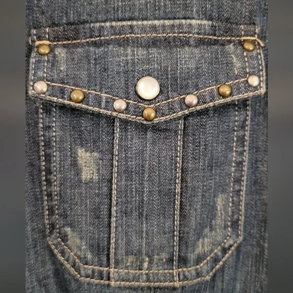 Harley Davidson Logo Embroidered Studded Denim Shirt Pearl Snap Roll Tab Sleeve - Picture 11 of 12